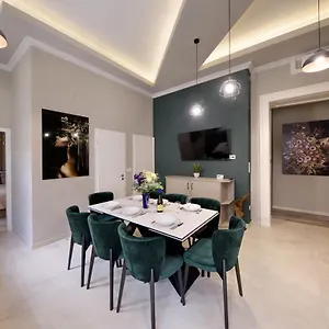 https://high-class-apt-at-kiraly-street-with-2-bathroom.inbudapesthotels.com